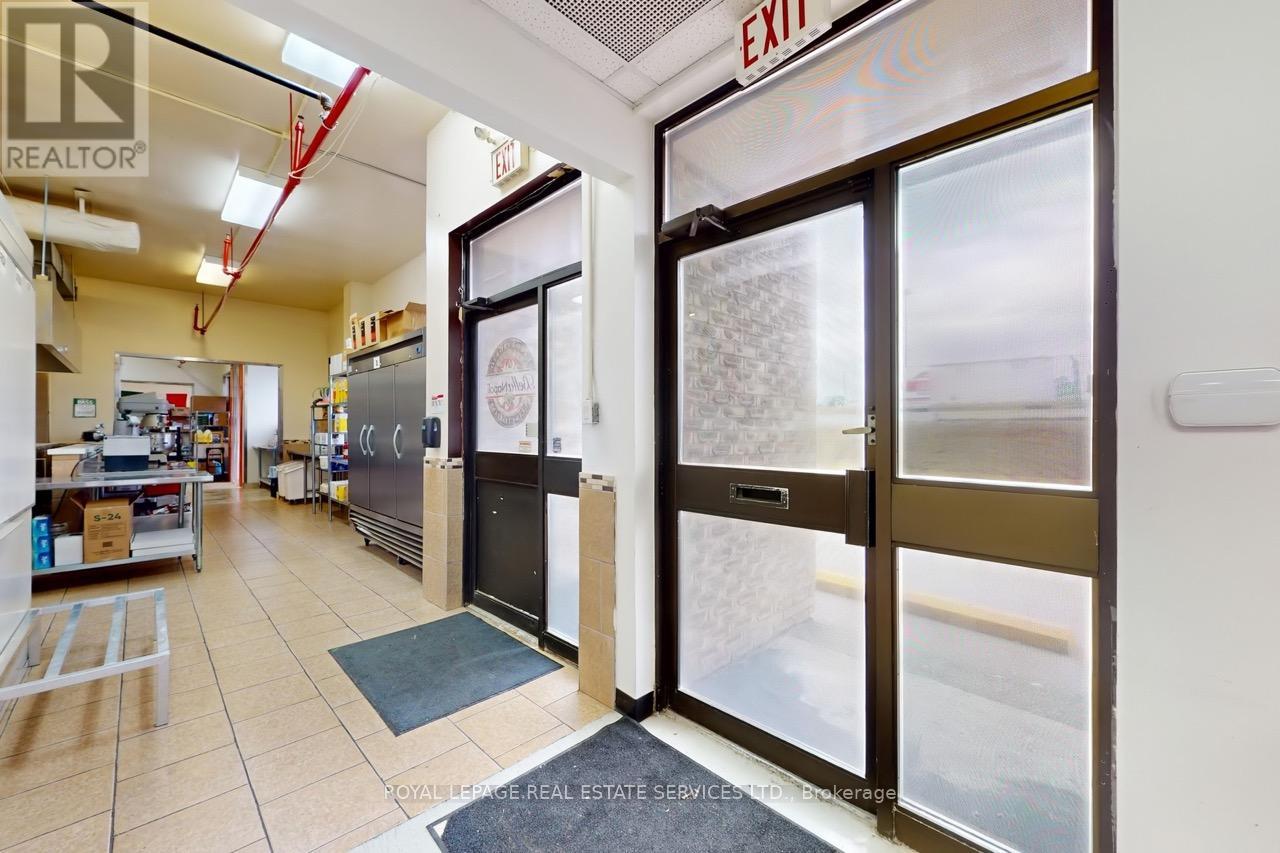 557 Dixon Road, Toronto, Ontario  M9W 1A8 - Photo 20 - W12205958