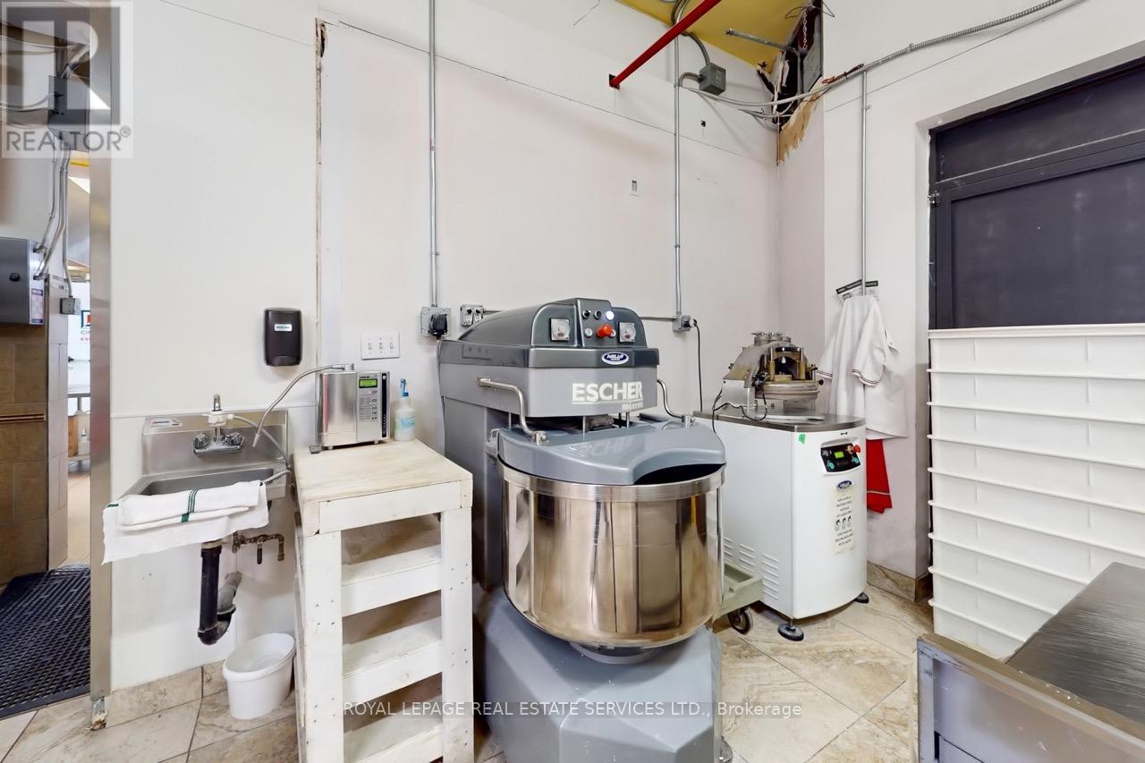 557 Dixon Road, Toronto, Ontario  M9W 1A8 - Photo 28 - W12205958