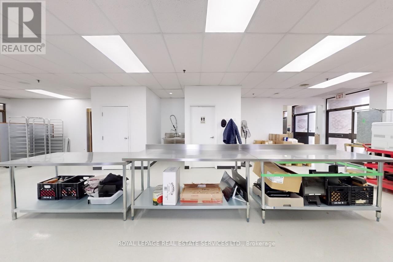557 Dixon Road, Toronto, Ontario  M9W 1A8 - Photo 32 - W12205958