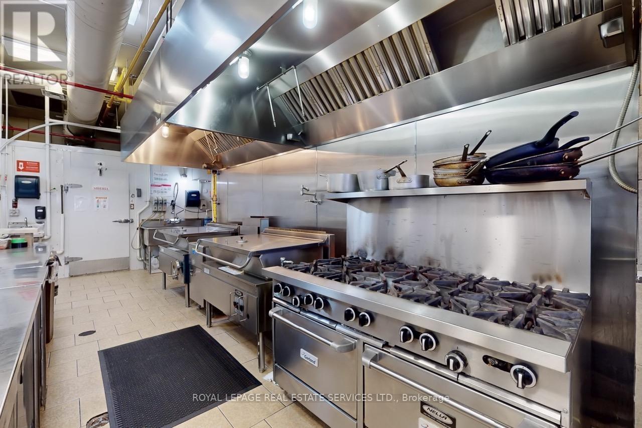 557 Dixon Road, Toronto, Ontario  M9W 1A8 - Photo 8 - W12205958