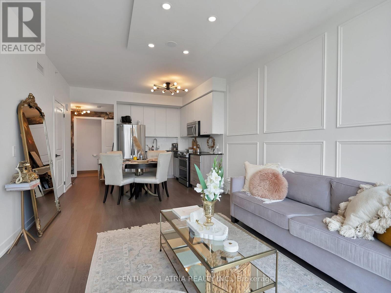8 Fieldway Road, Toronto, Ontario  M8Z 0C3 - Photo 15 - W12206004