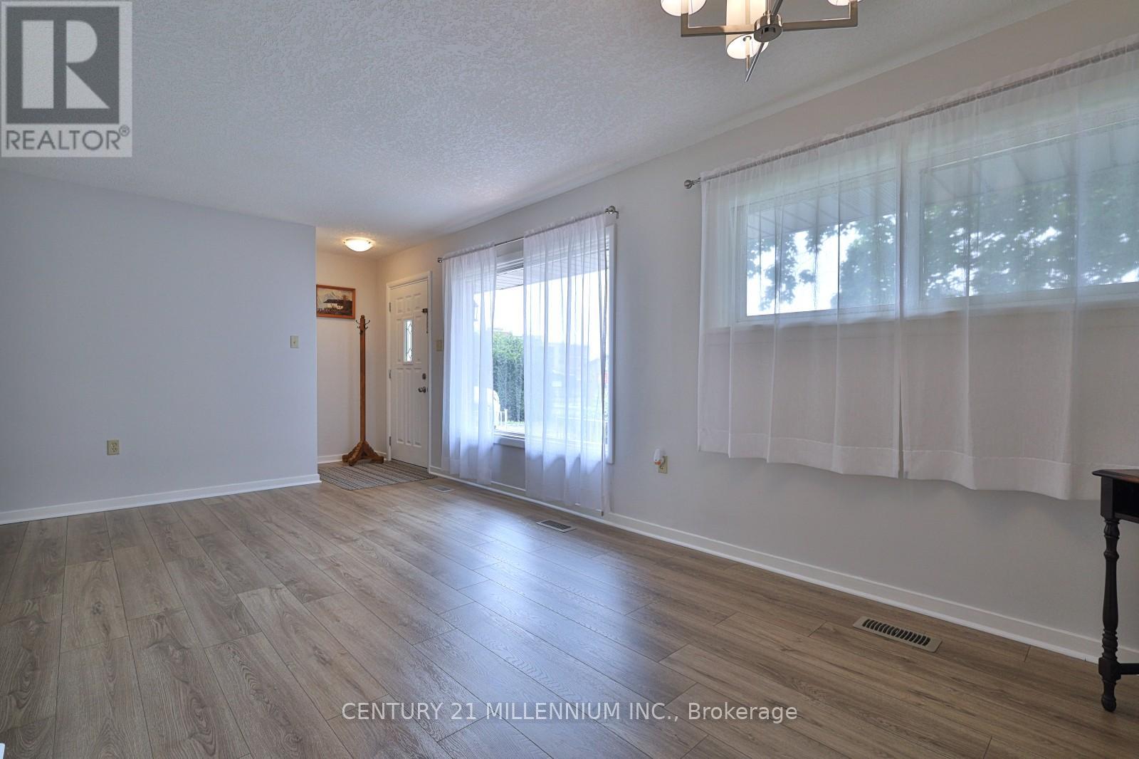 339 Broadway, Orangeville, Ontario  L9W 1L5 - Photo 12 - W12206035