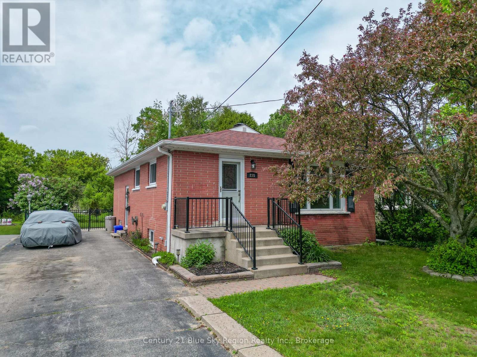 235 Gladstone Avenue, North Bay, Ontario  P1A 2M3 - Photo 1 - X12206120