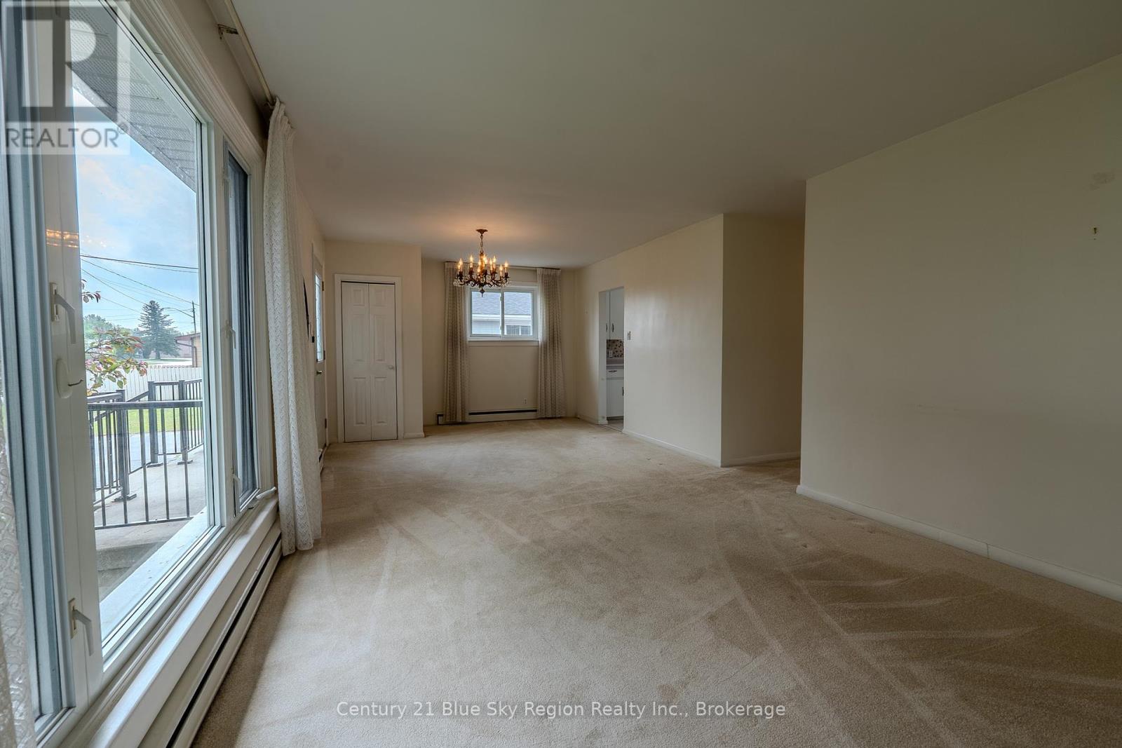 235 Gladstone Avenue, North Bay, Ontario  P1A 2M3 - Photo 10 - X12206120