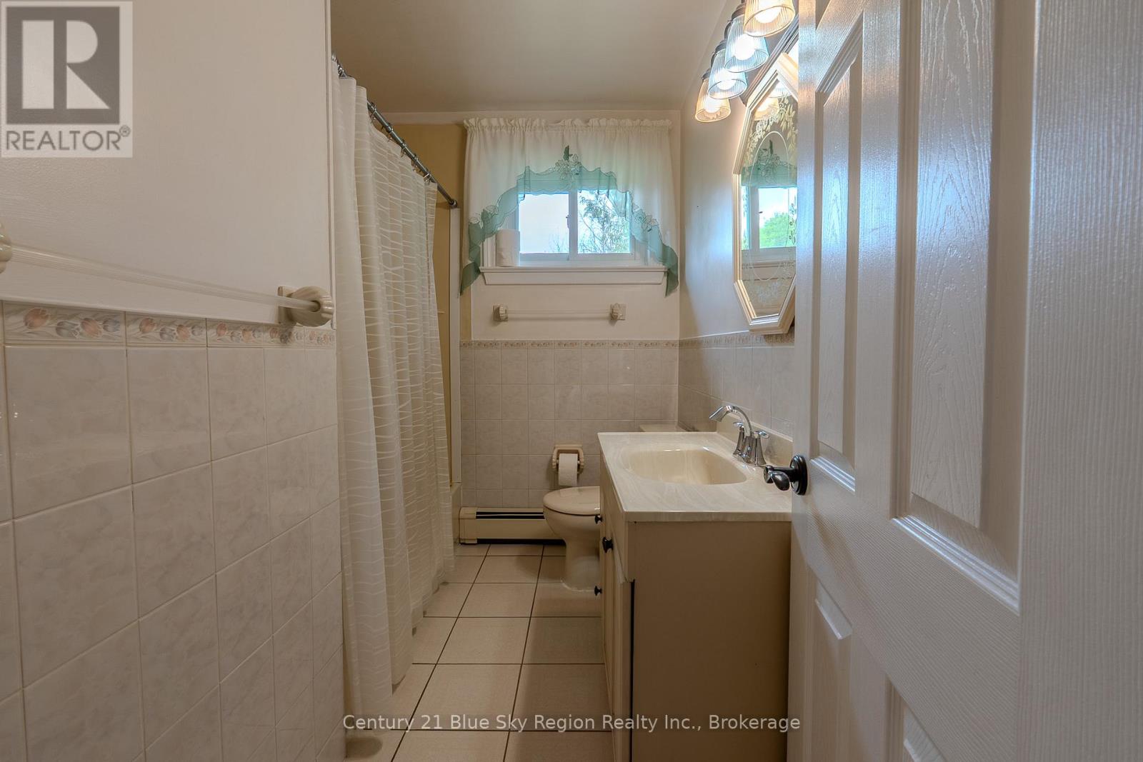 235 Gladstone Avenue, North Bay, Ontario  P1A 2M3 - Photo 17 - X12206120