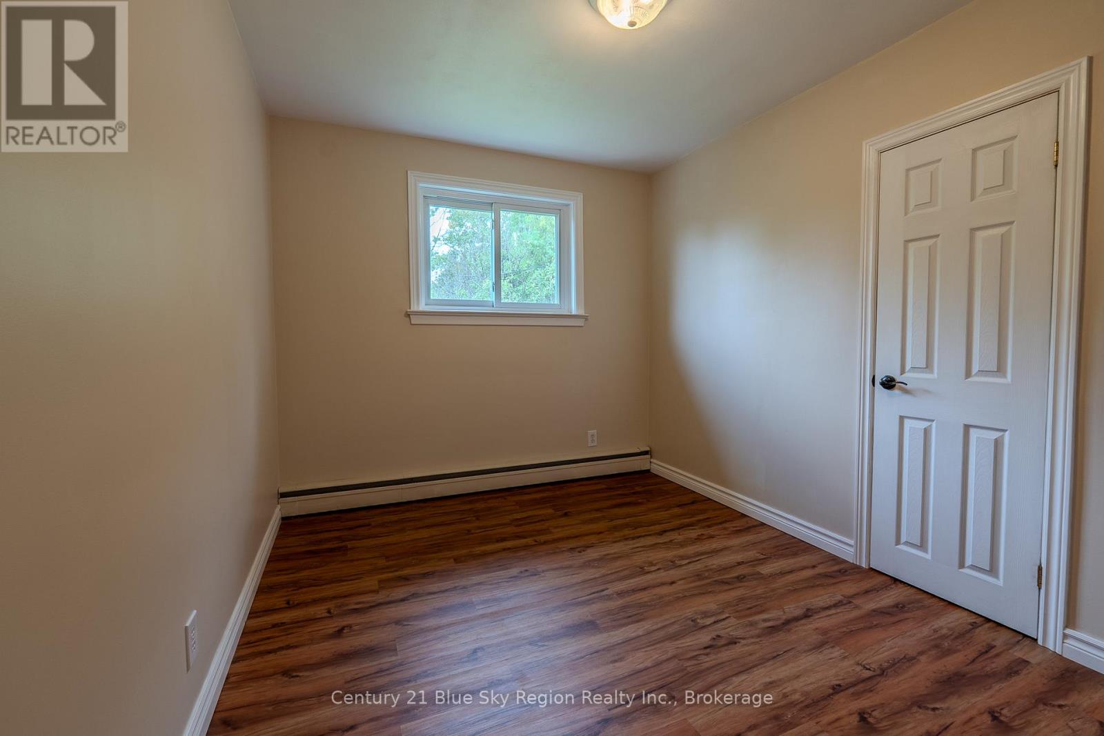 235 Gladstone Avenue, North Bay, Ontario  P1A 2M3 - Photo 18 - X12206120