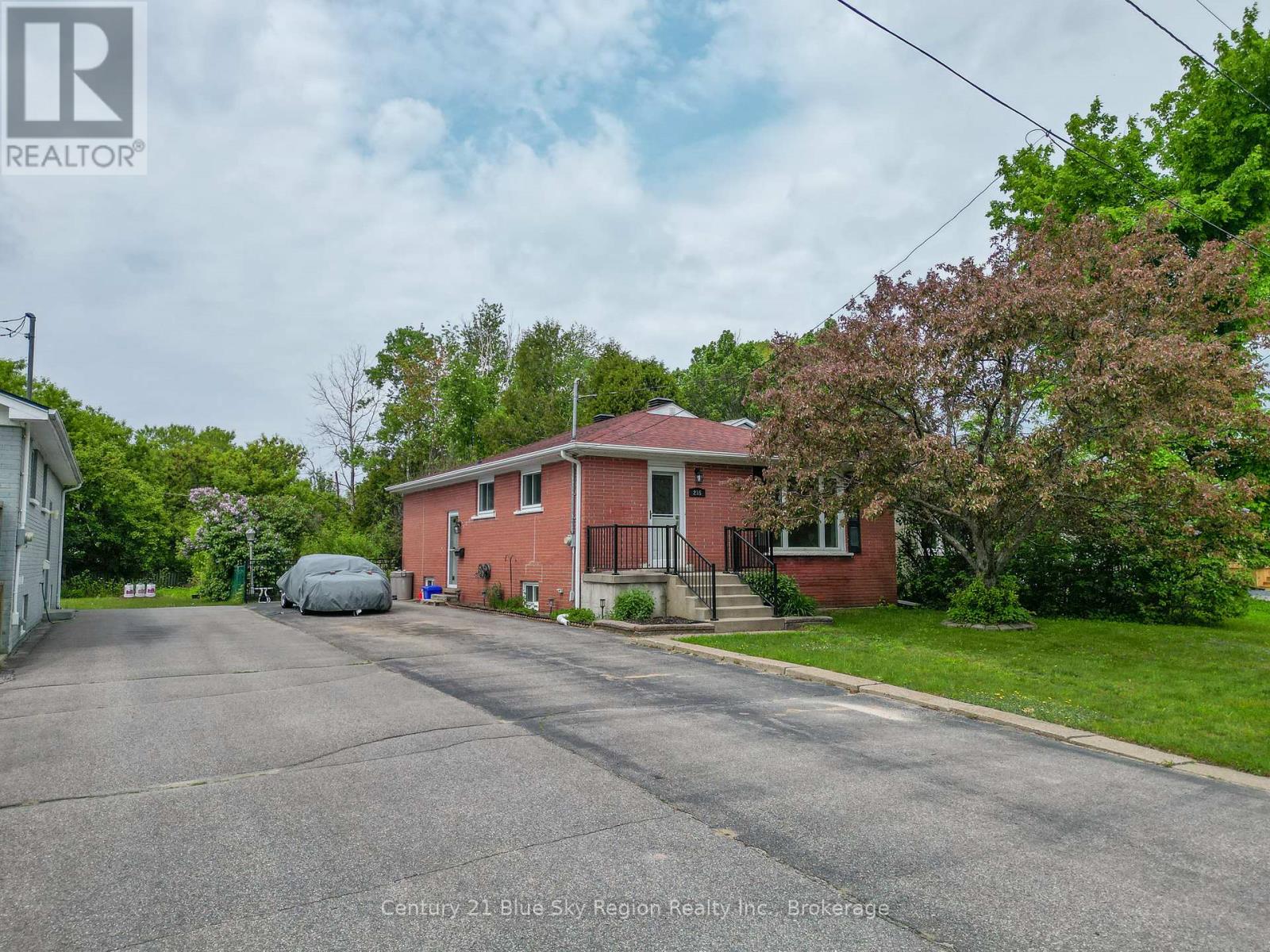 235 Gladstone Avenue, North Bay, Ontario  P1A 2M3 - Photo 2 - X12206120