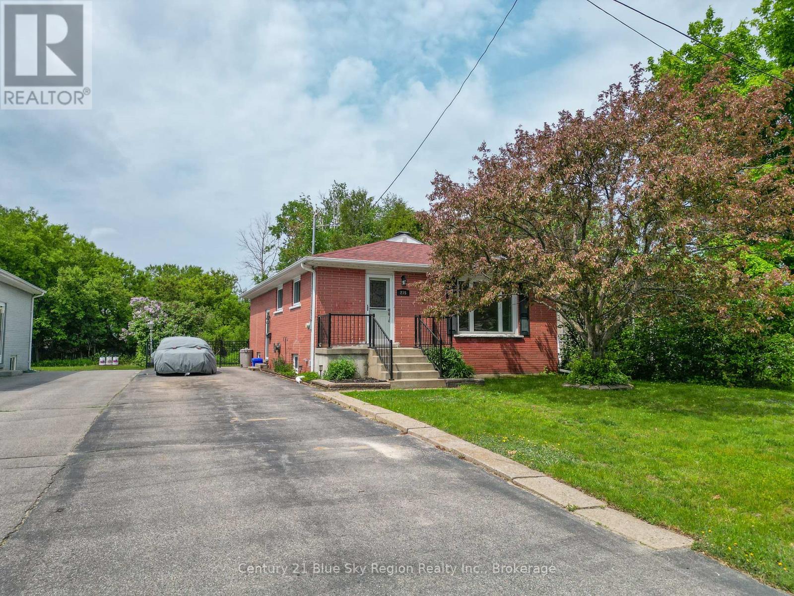 235 Gladstone Avenue, North Bay, Ontario  P1A 2M3 - Photo 3 - X12206120
