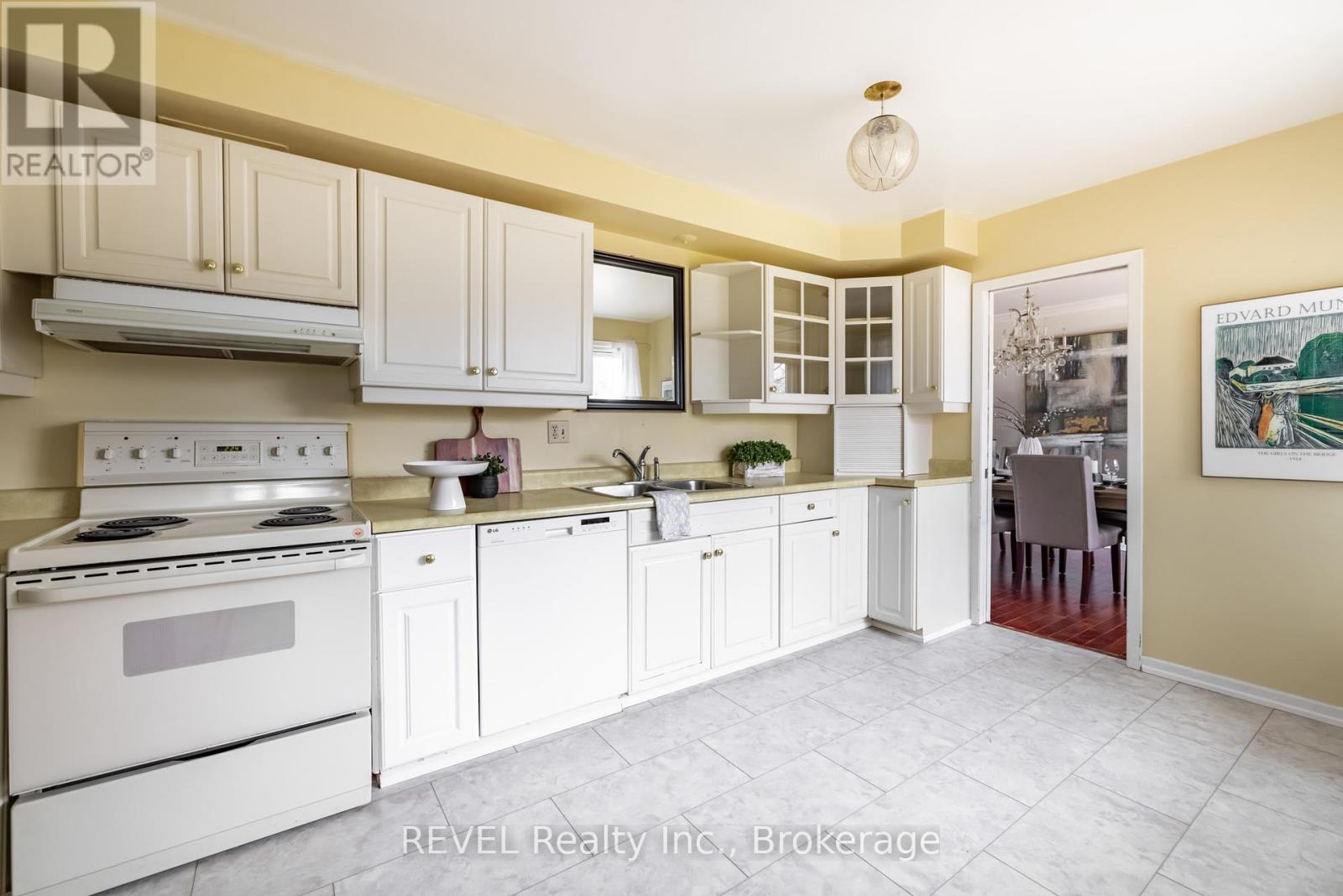 1 Tottenham Court, Niagara-On-The-Lake (Town), Ontario  L0S 1J0 - Photo 11 - X12206250