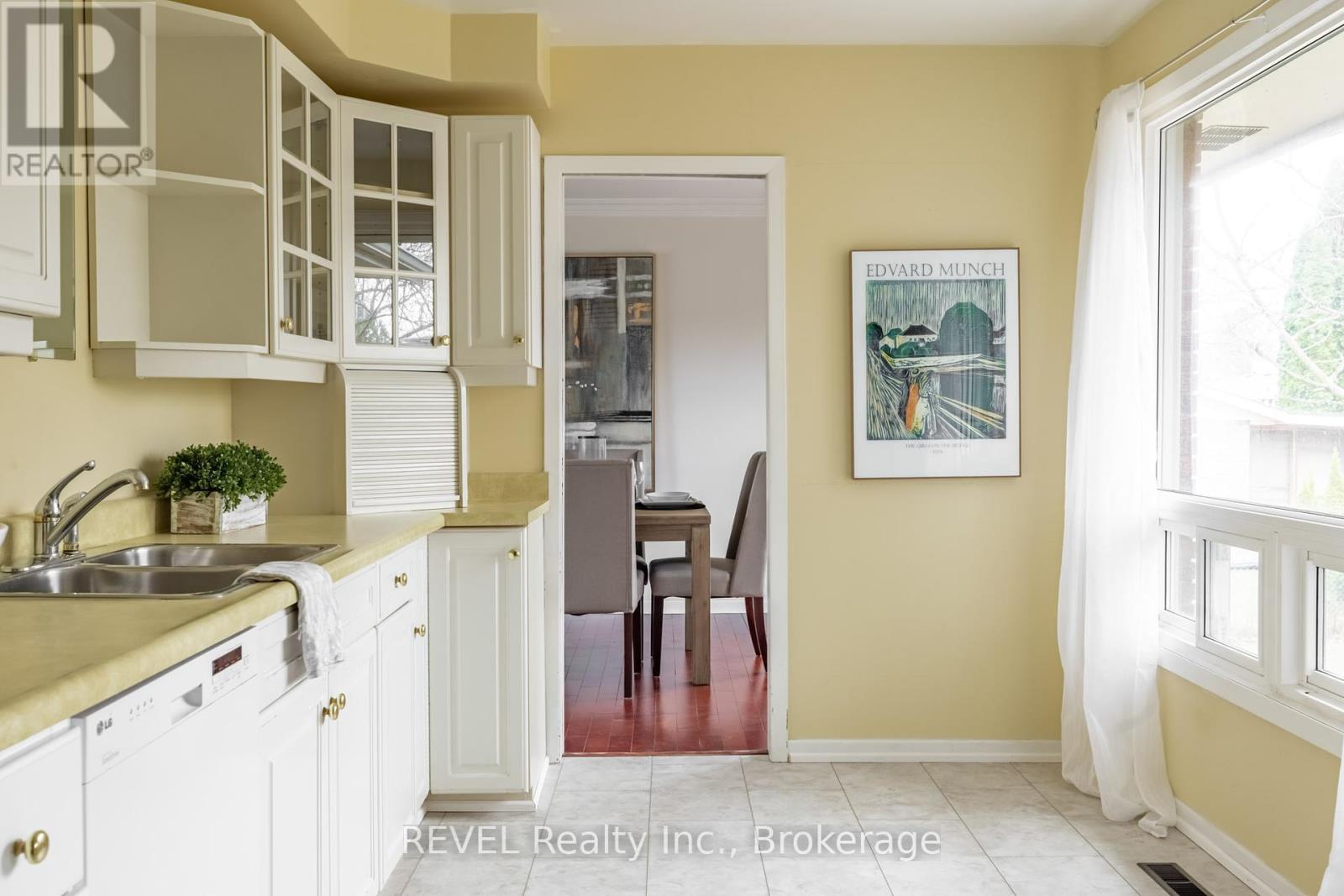 1 Tottenham Court, Niagara-On-The-Lake (Town), Ontario  L0S 1J0 - Photo 13 - X12206250