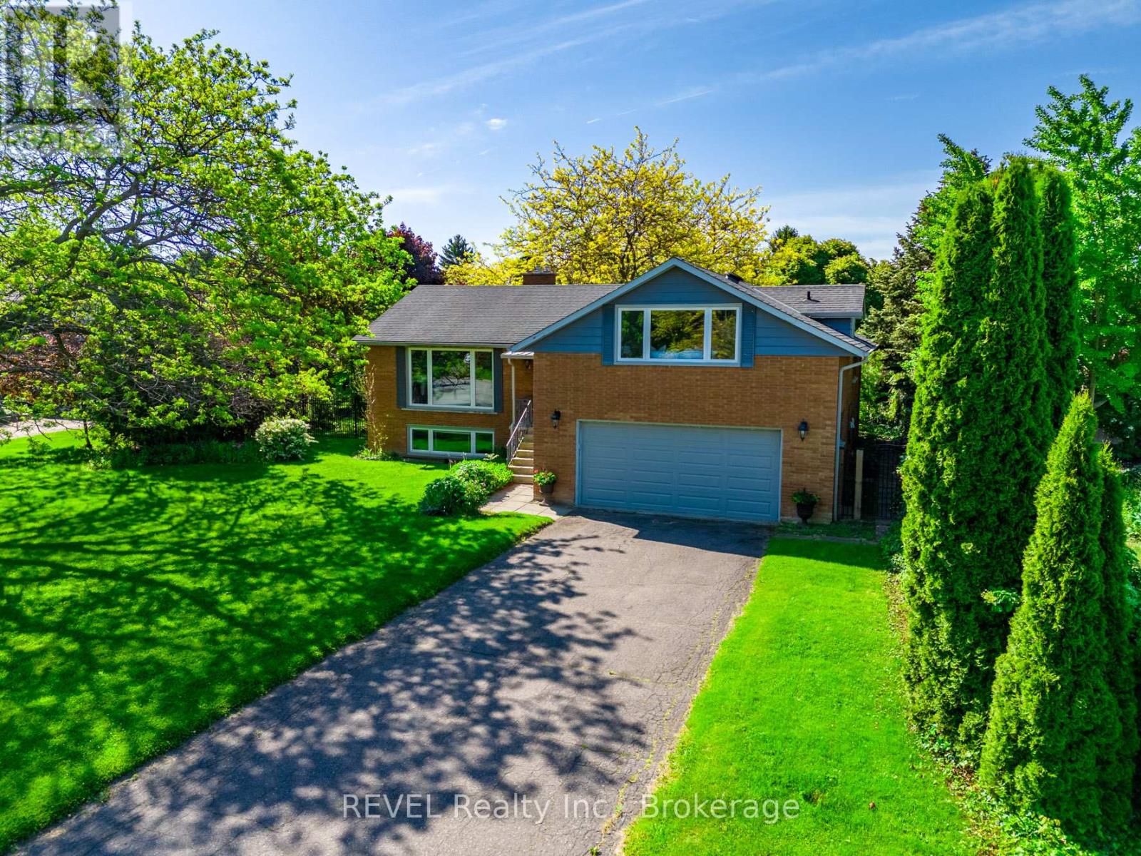 1 Tottenham Court, Niagara-On-The-Lake (Town), Ontario  L0S 1J0 - Photo 2 - X12206250