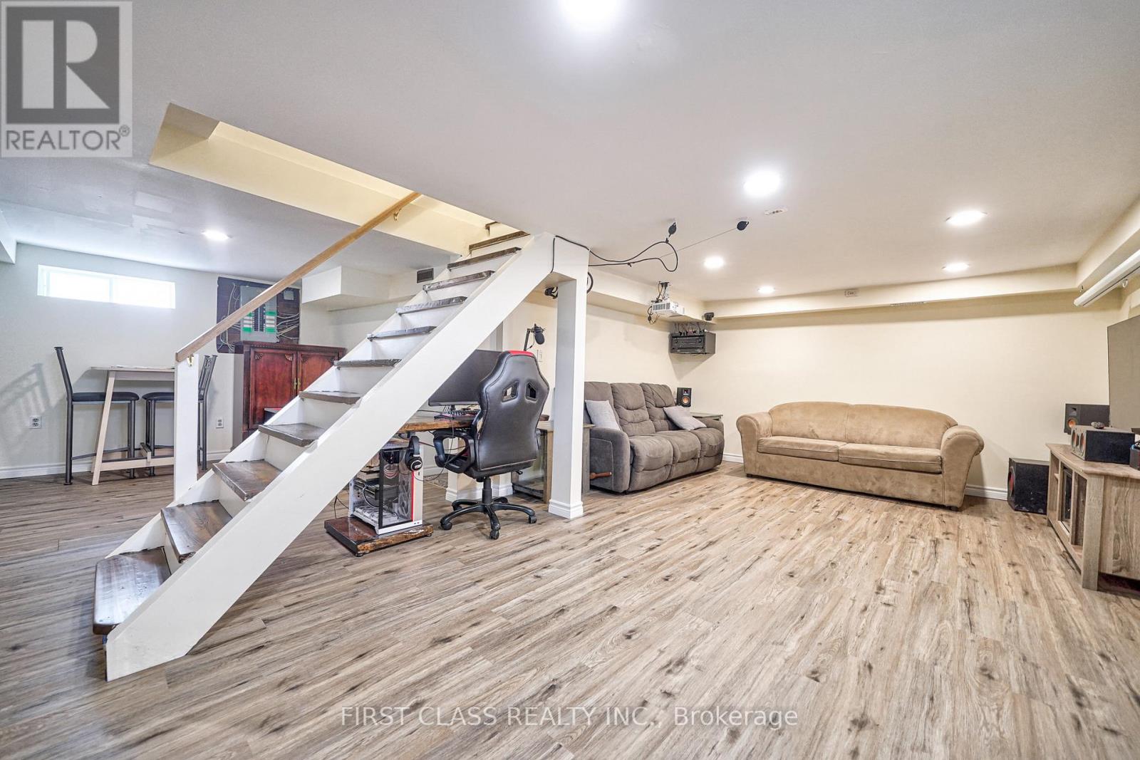 260 King Street E, Hamilton (Stoney Creek), Ontario  L8G 1M1 - Photo 37 - X12205993