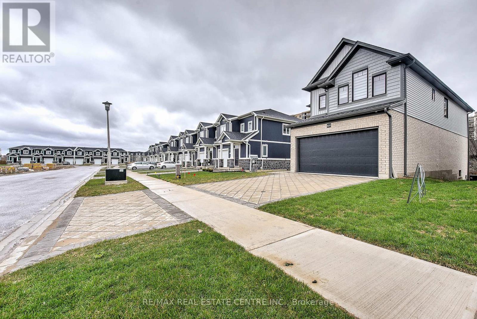 1600 Noah Bend