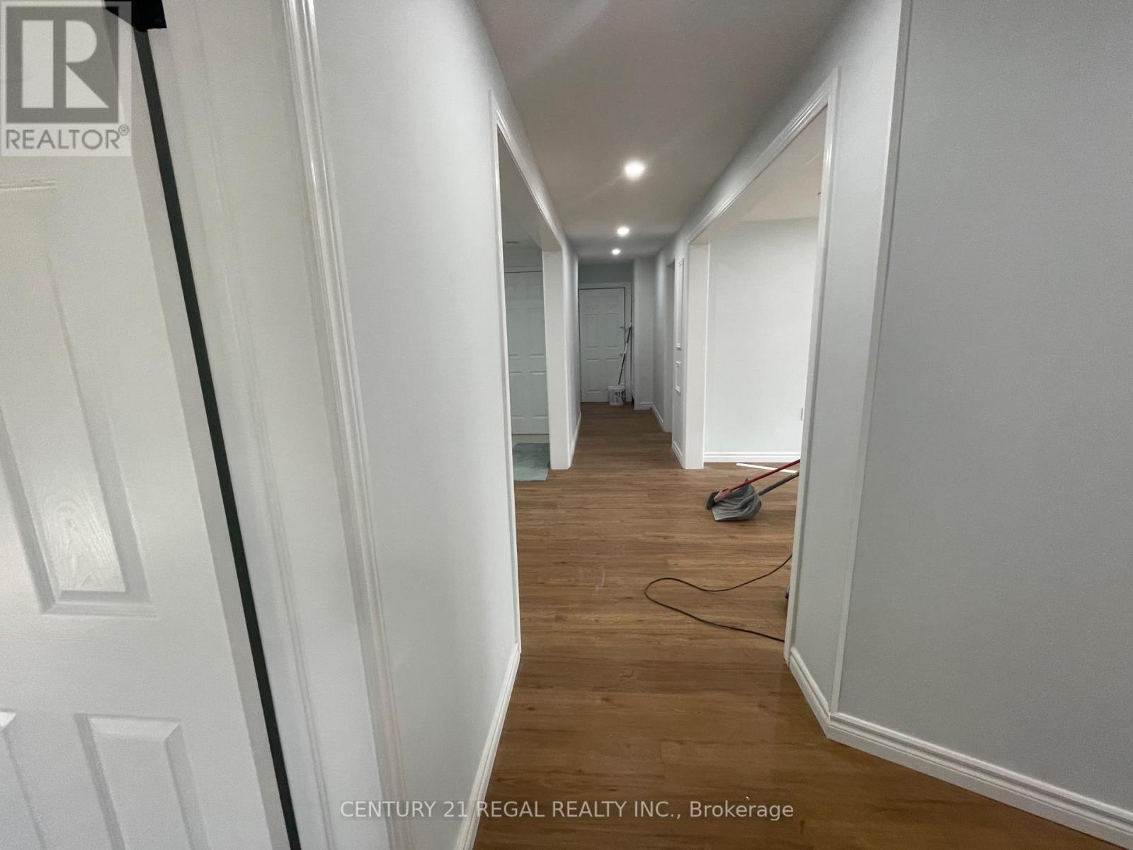 215 B - 215 Queen Street S, Mississauga, Ontario  L5M 1L6 - Photo 8 - W12202125