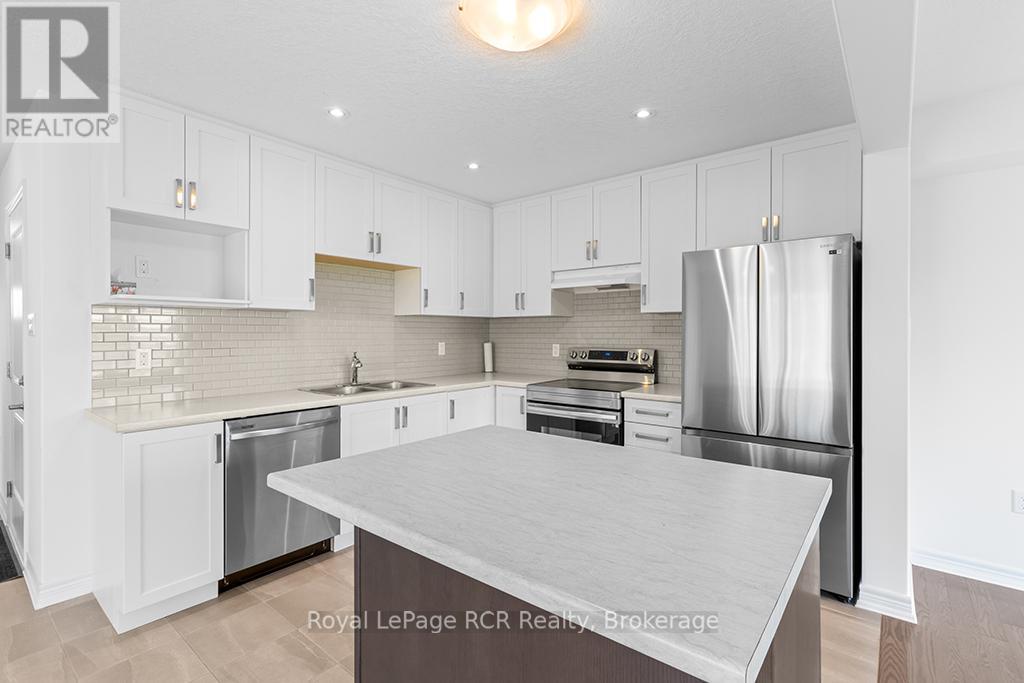 105 Stan Baker Boulevard, Grey Highlands, Ontario  N0C 1H0 - Photo 12 - X12206138