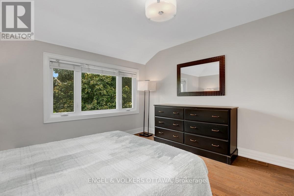 488 Denbury Avenue, Ottawa, Ontario  K2A 2N7 - Photo 26 - X12206149