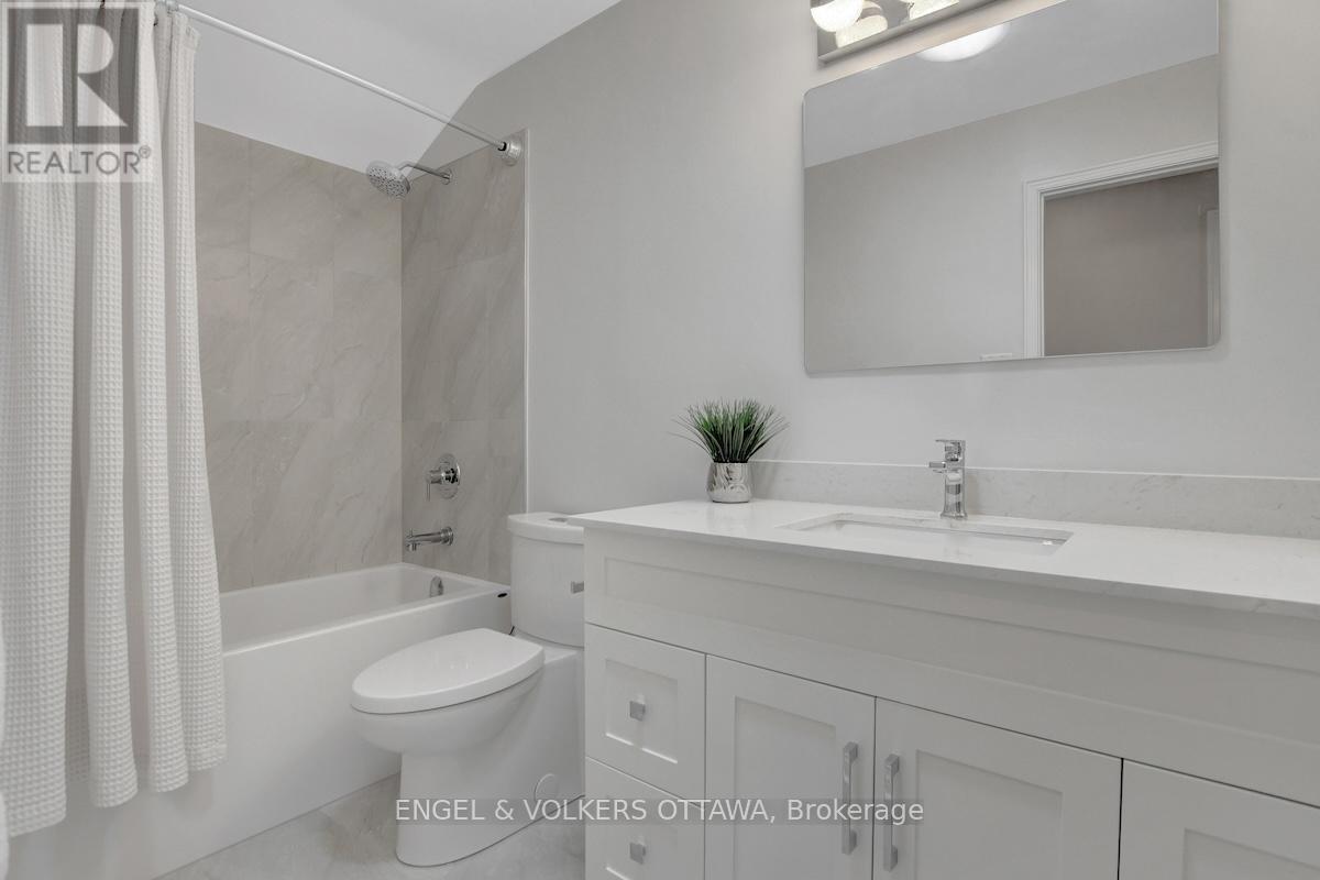 488 Denbury Avenue, Ottawa, Ontario  K2A 2N7 - Photo 30 - X12206149