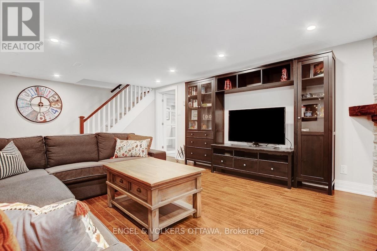 488 Denbury Avenue, Ottawa, Ontario  K2A 2N7 - Photo 34 - X12206149
