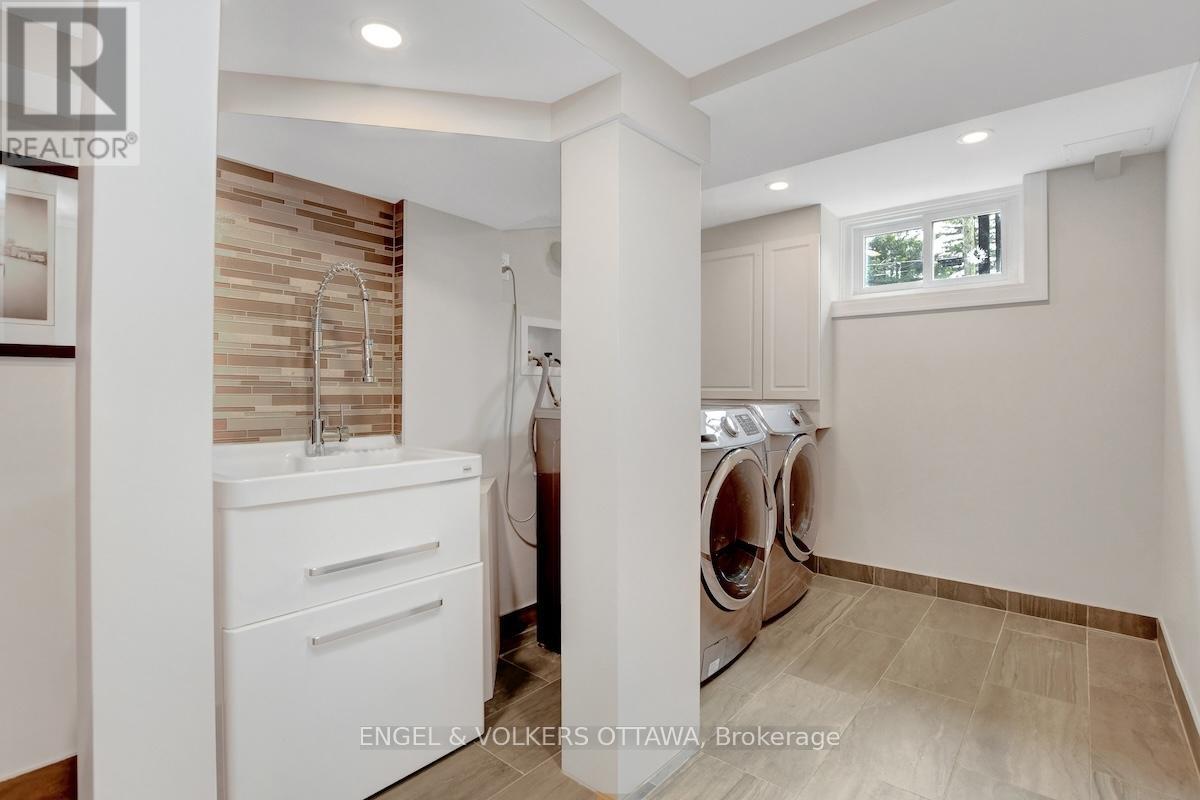488 Denbury Avenue, Ottawa, Ontario  K2A 2N7 - Photo 35 - X12206149