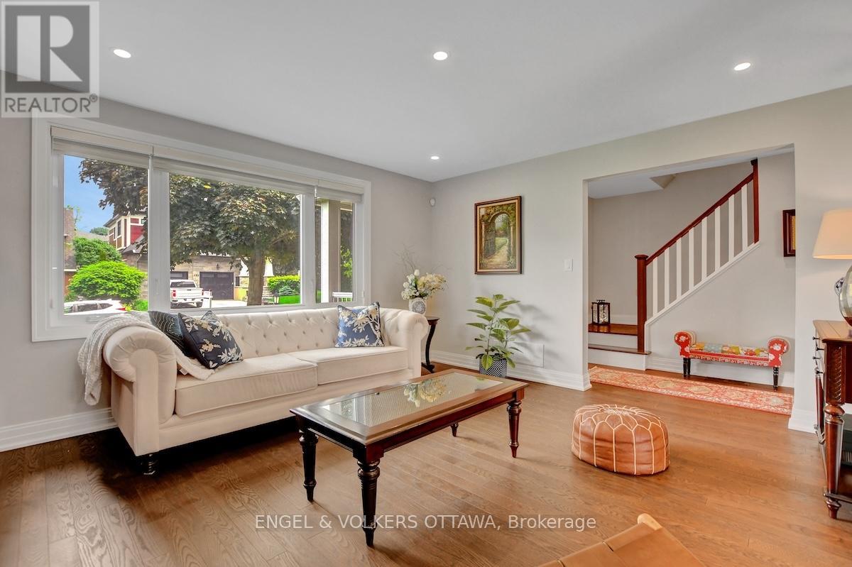 488 Denbury Avenue, Ottawa, Ontario  K2A 2N7 - Photo 8 - X12206149