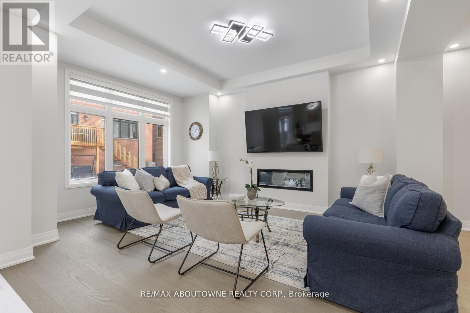3114 Travertine Drive, Oakville, Ontario  L6M 5N8 - Photo 15 - W12068785