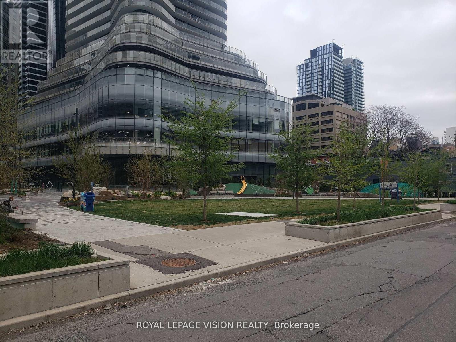 706 - 11 Wellesley Street W, Toronto, Ontario  M4Y 0G4 - Photo 11 - C12205574