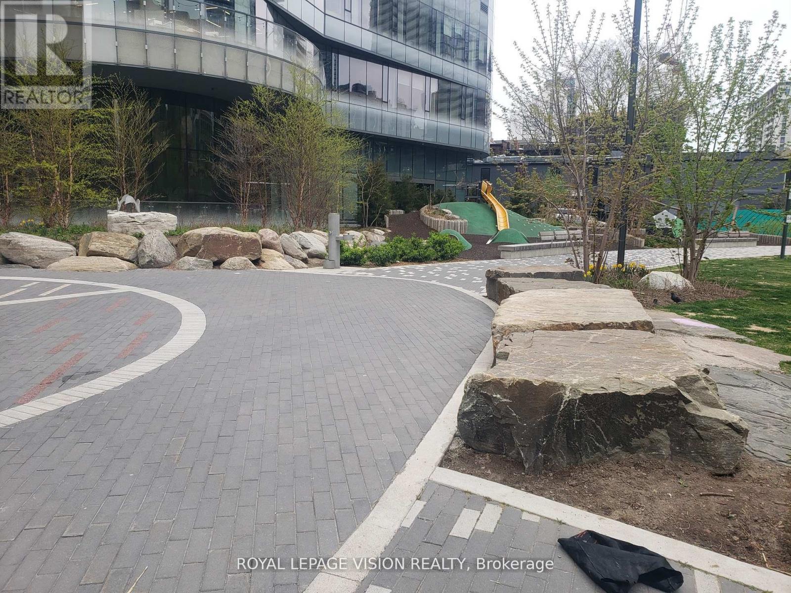 706 - 11 Wellesley Street W, Toronto, Ontario  M4Y 0G4 - Photo 12 - C12205574