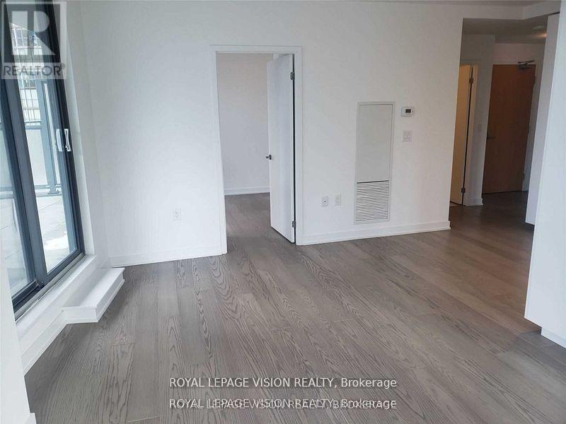 706 - 11 Wellesley Street W, Toronto, Ontario  M4Y 0G4 - Photo 4 - C12205574