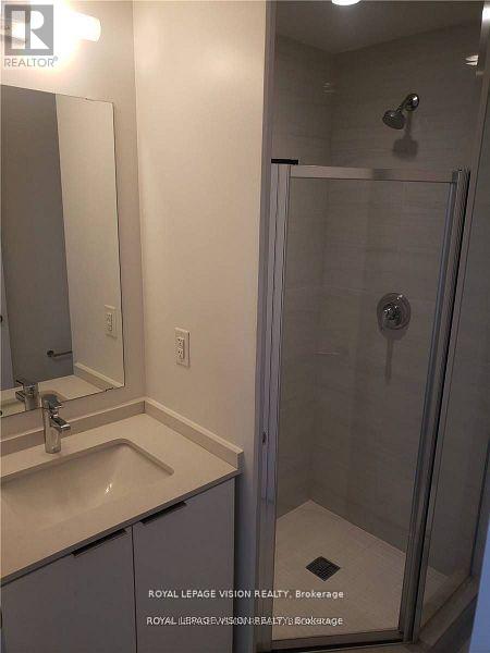 706 - 11 Wellesley Street W, Toronto, Ontario  M4Y 0G4 - Photo 5 - C12205574