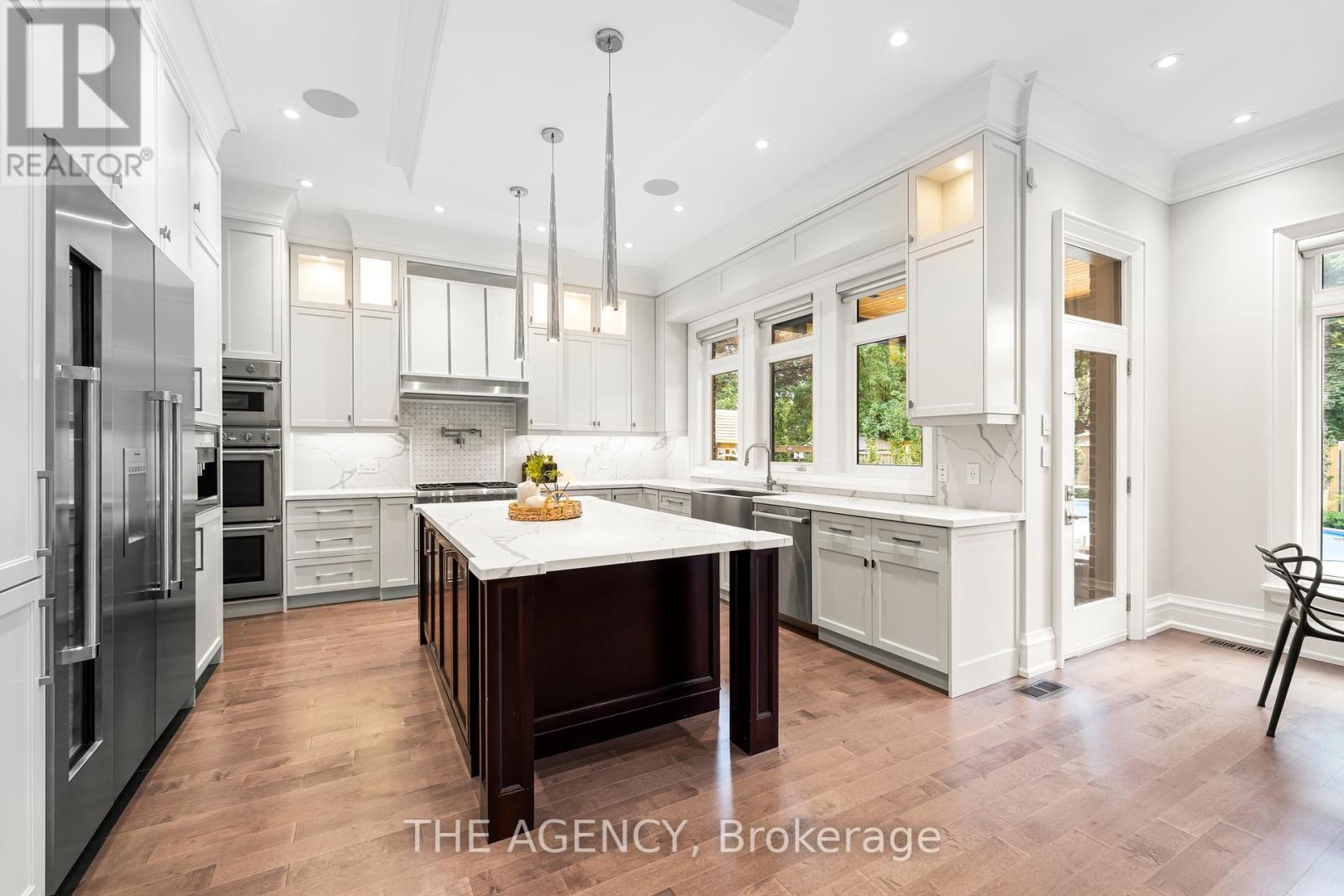 11 Burrows Avenue, Toronto, Ontario  M9B 4W8 - Photo 16 - W12143795