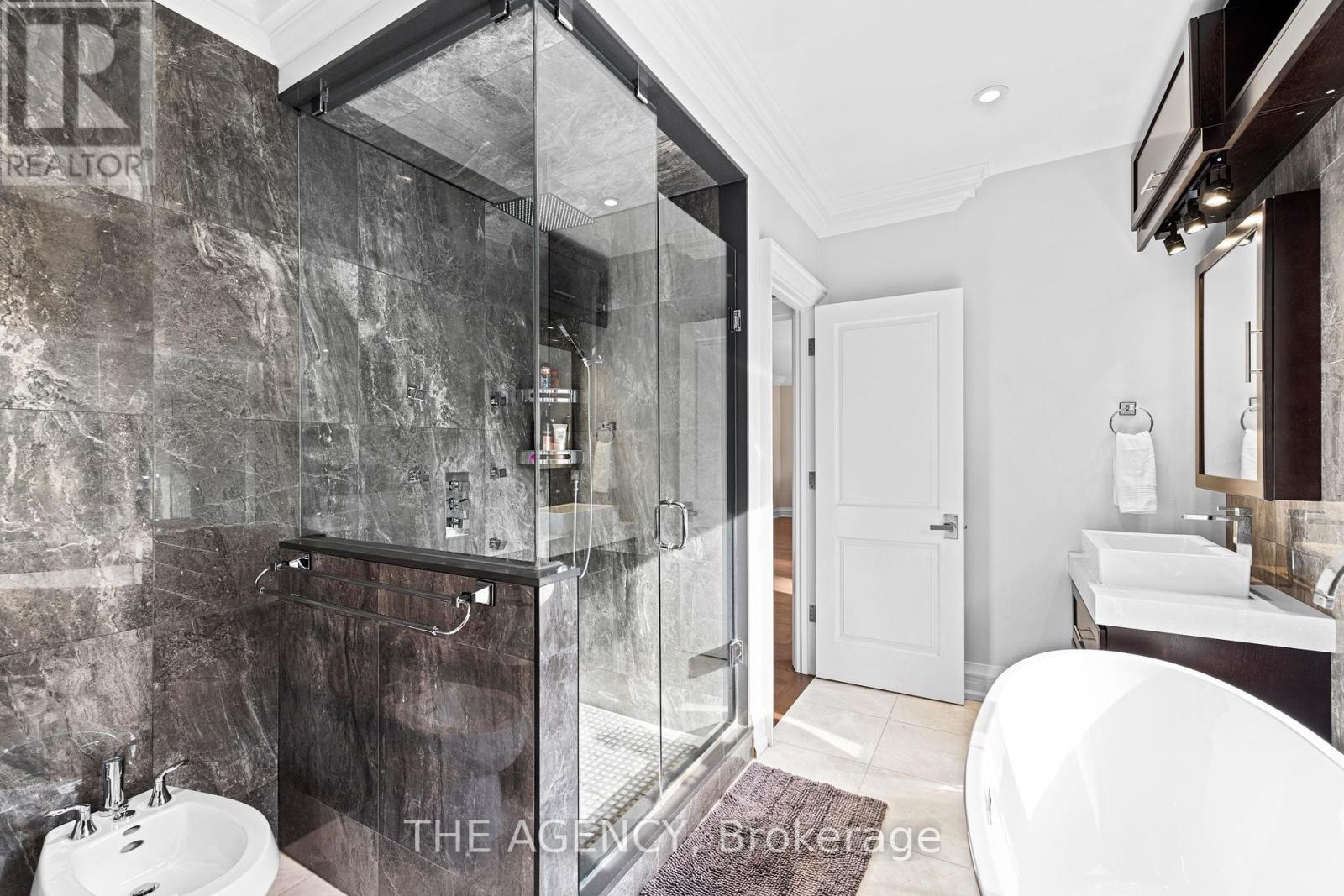 11 Burrows Avenue, Toronto, Ontario  M9B 4W8 - Photo 26 - W12143795