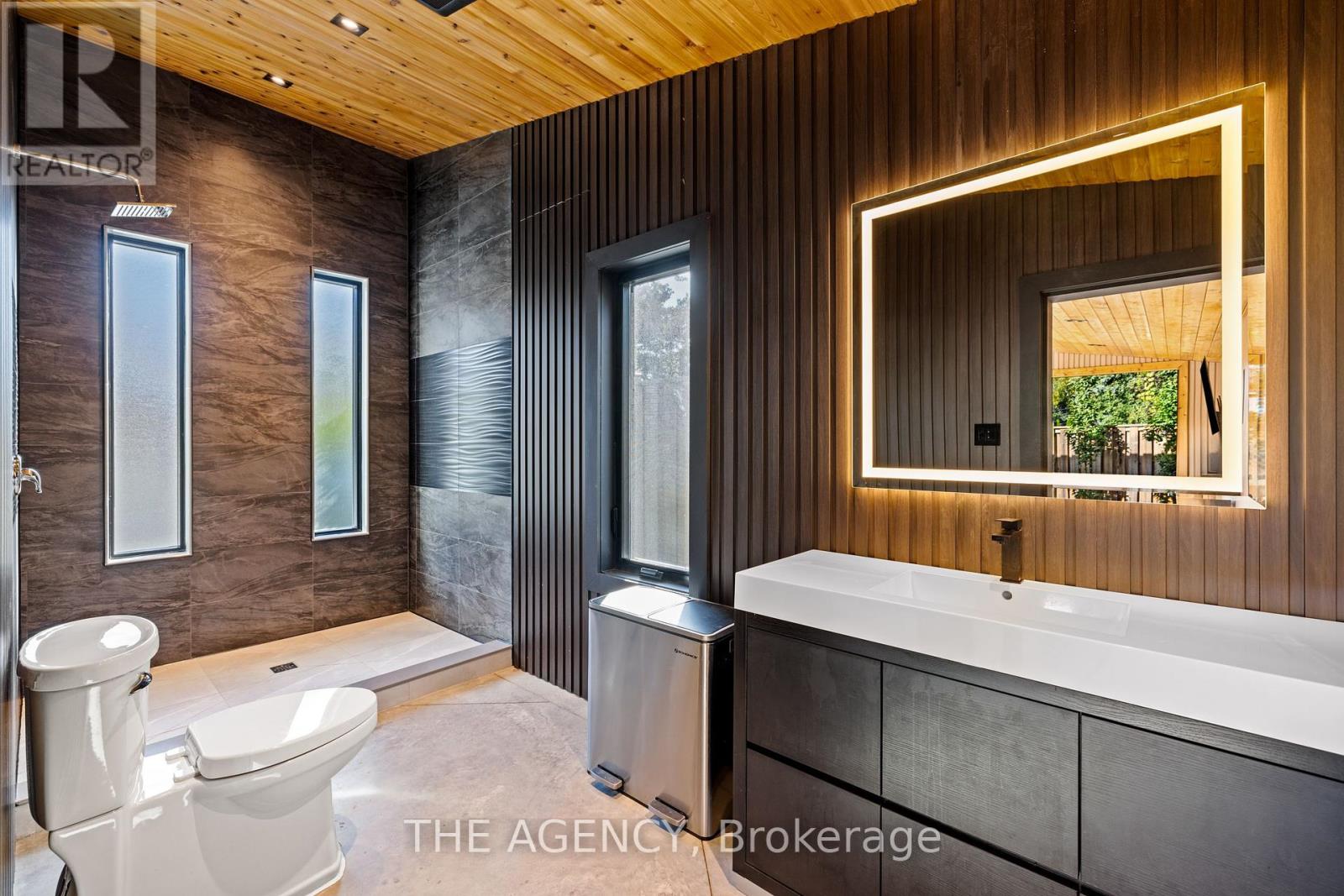 11 Burrows Avenue, Toronto, Ontario  M9B 4W8 - Photo 36 - W12143795