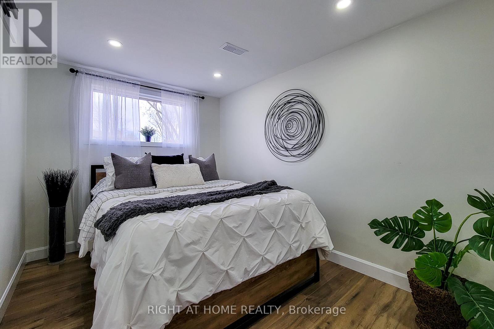 3412 Putter Place, Burlington, Ontario  L7N 2P4 - Photo 20 - W12167370