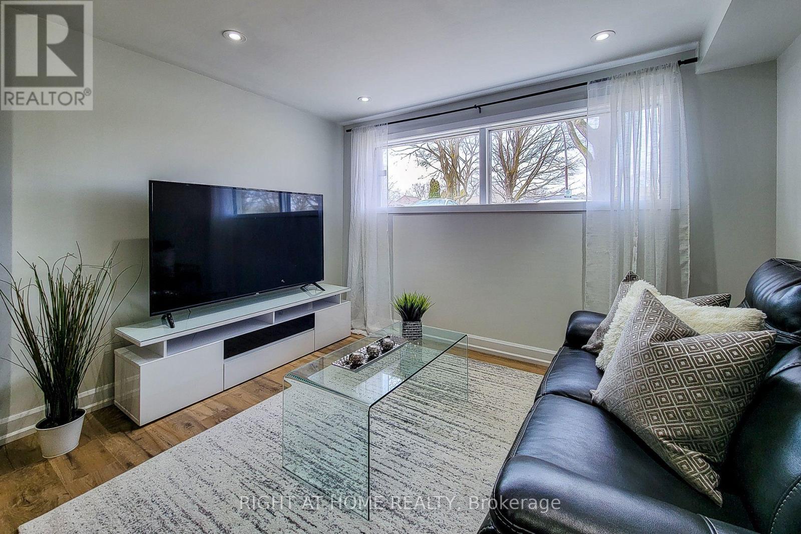 3412 Putter Place, Burlington, Ontario  L7N 2P4 - Photo 25 - W12167370