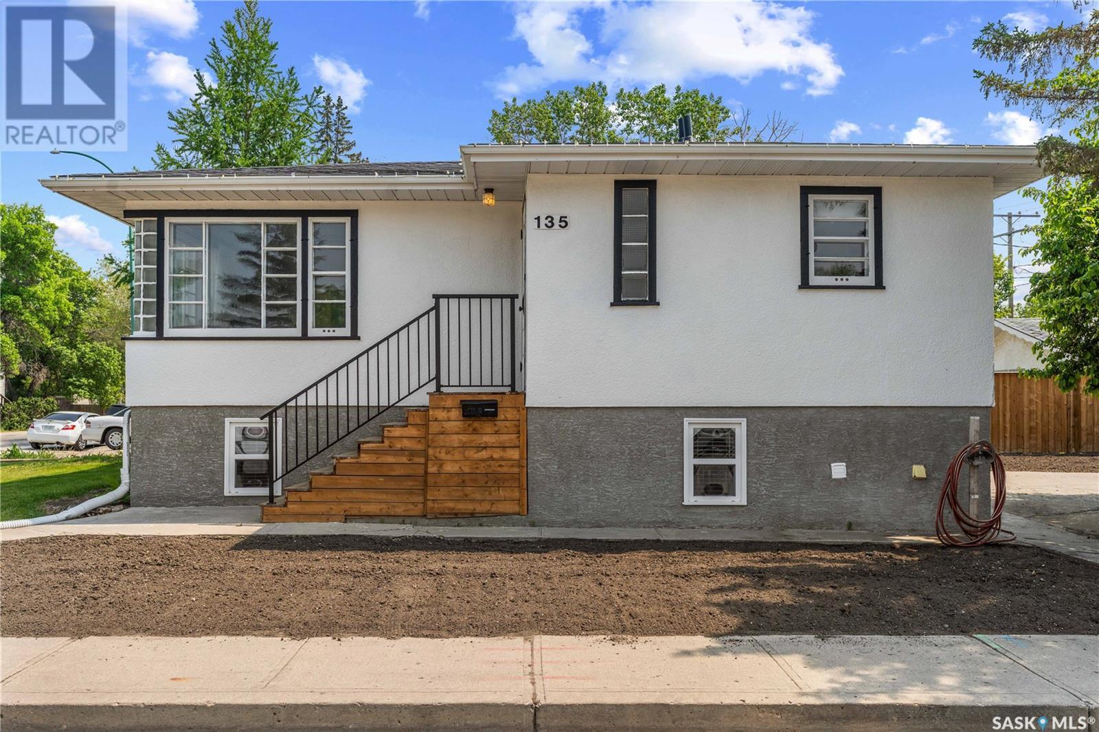 135 College AVENUE, regina, Saskatchewan