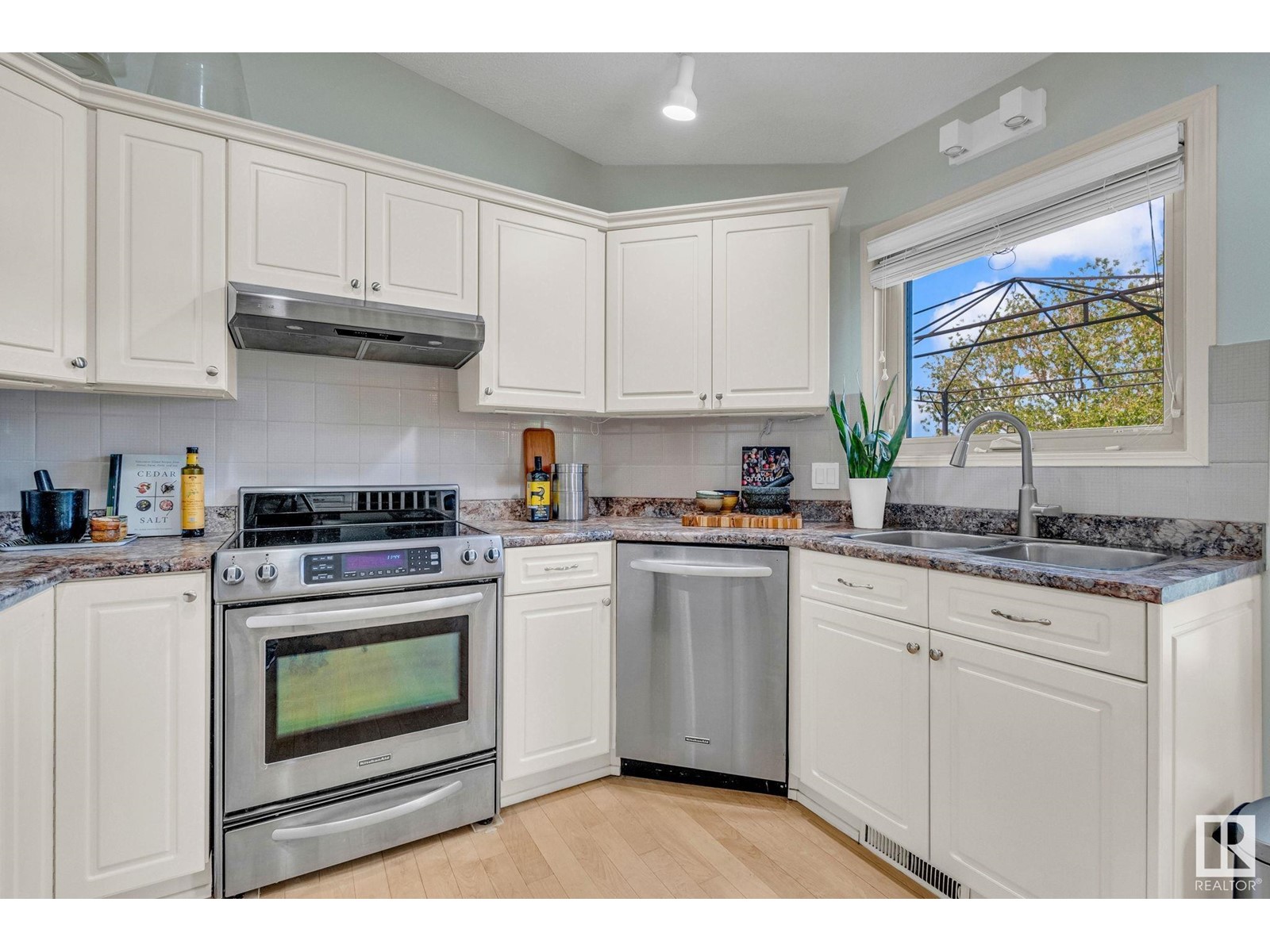 3720 32 St Nw, Edmonton, Alberta  T6T 1G1 - Photo 12 - E4441279