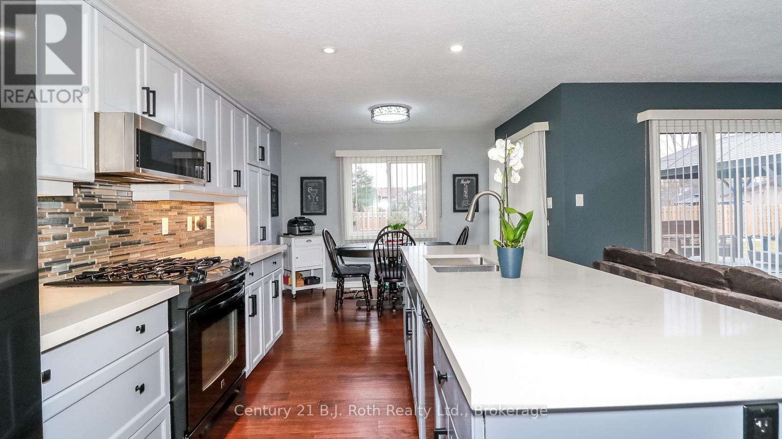 3031 Second Street, Severn, Ontario  L3V 7A8 - Photo 6 - S12097628