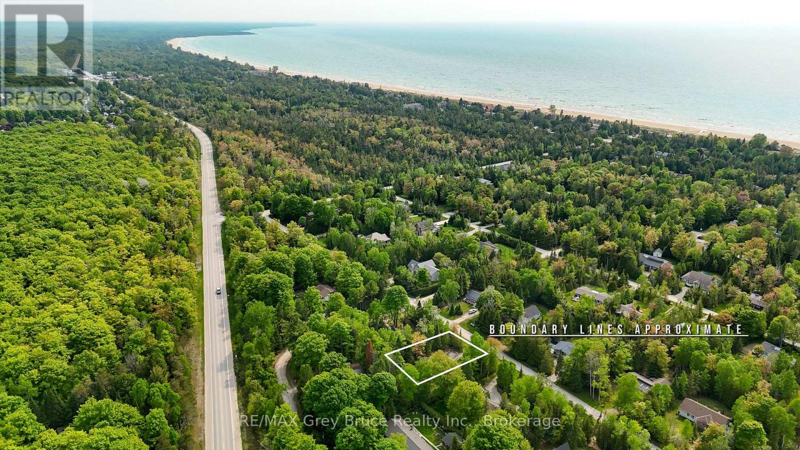 425 Dufferin Avenue, South Bruce Peninsula, Ontario N0H 2G0 - Photo 4 - X12154811