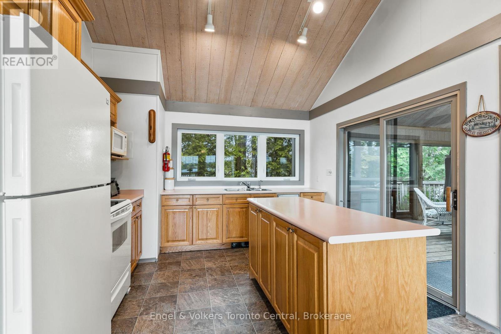 14 Victoria Island, South Bruce Peninsula, Ontario  N0H 1H0 - Photo 23 - X12168970