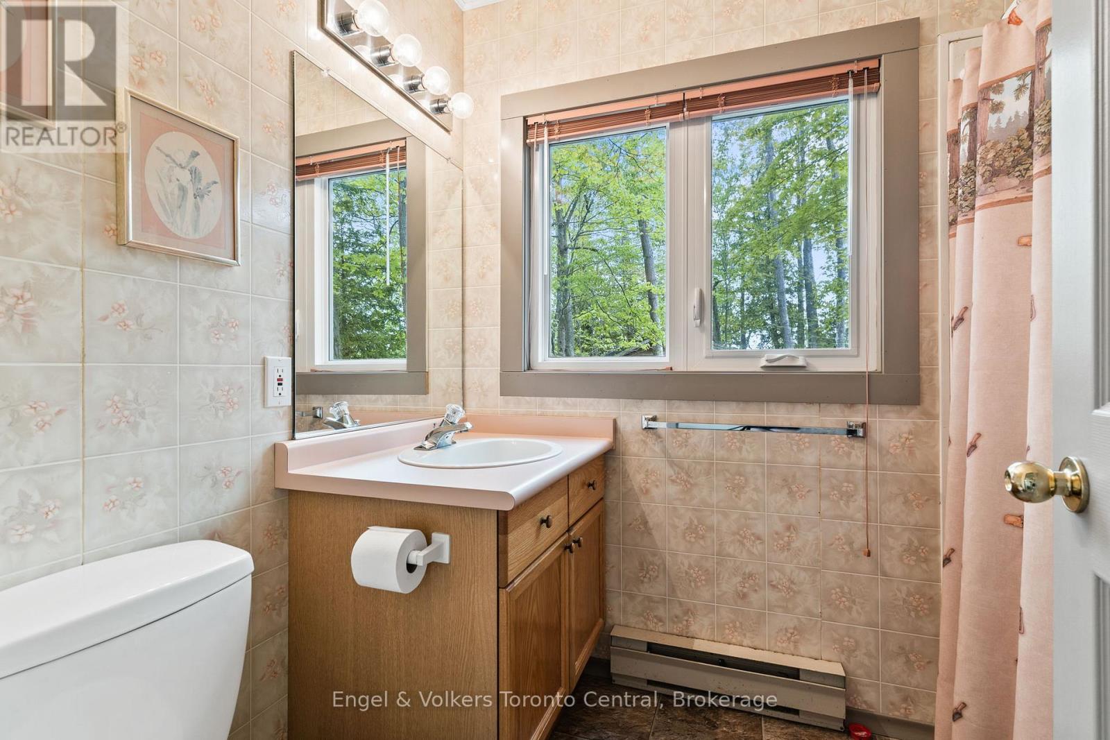 14 Victoria Island, South Bruce Peninsula, Ontario  N0H 1H0 - Photo 28 - X12168970