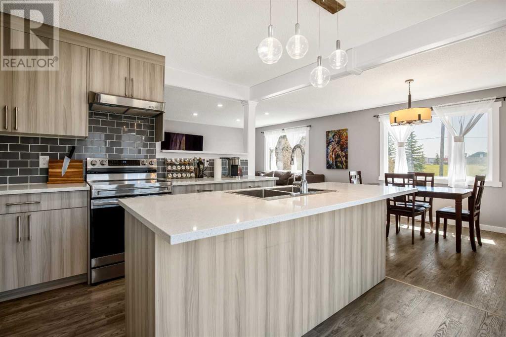 4307 Dovercrest Drive, Calgary, Alberta  T2B 1X6 - Photo 12 - A2217129