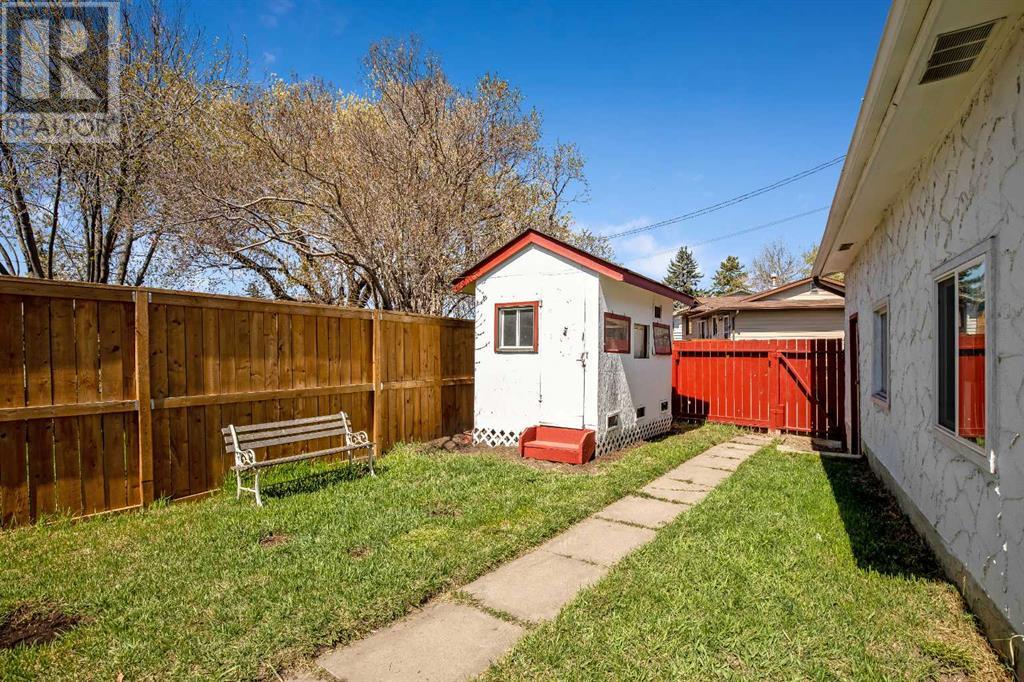 4307 Dovercrest Drive, Calgary, Alberta  T2B 1X6 - Photo 39 - A2217129