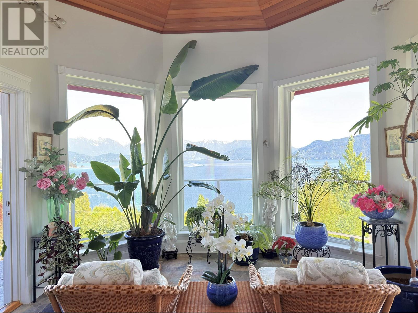 1128 Twin Isle Drive, Gibsons, British Columbia  V0N 1V1 - Photo 11 - R2993240