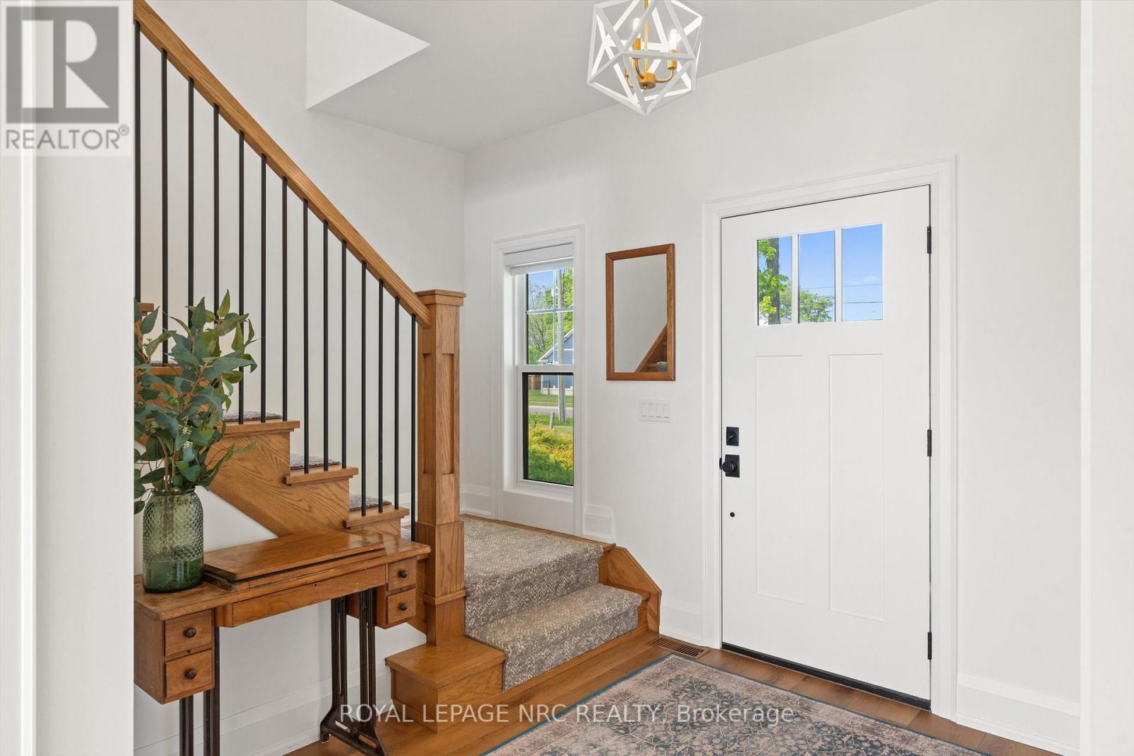 1531 Concession 4 Road, Niagara-On-The-Lake, Ontario  L0S 1T0 - Photo 6 - X12206333