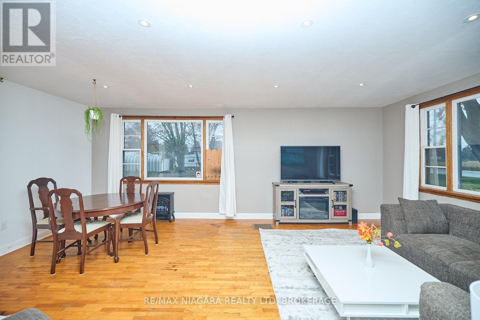 40252 Forks Road, Wainfleet (Marshville/winger), Ontario  L0S 1V0 - Photo 11 - X12206345
