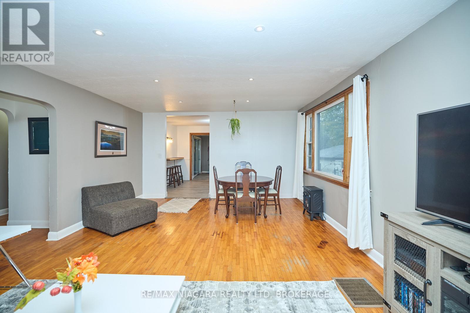 40252 Forks Road, Wainfleet (Marshville/winger), Ontario  L0S 1V0 - Photo 12 - X12206345