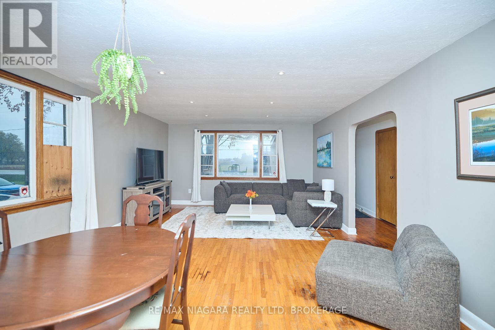 40252 Forks Road, Wainfleet (Marshville/winger), Ontario  L0S 1V0 - Photo 9 - X12206345