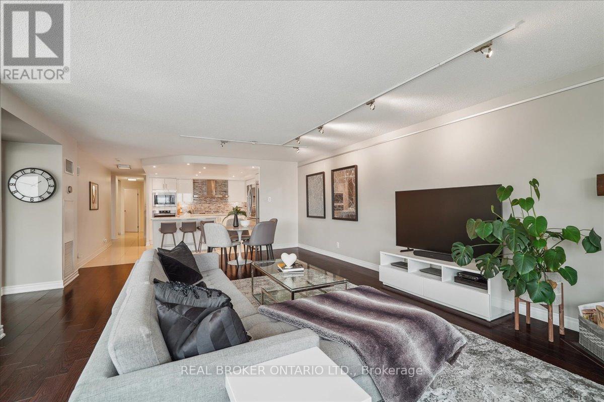 503 - 401 Queens Quay W, Toronto, Ontario  M5V 2Y2 - Photo 12 - C12206101