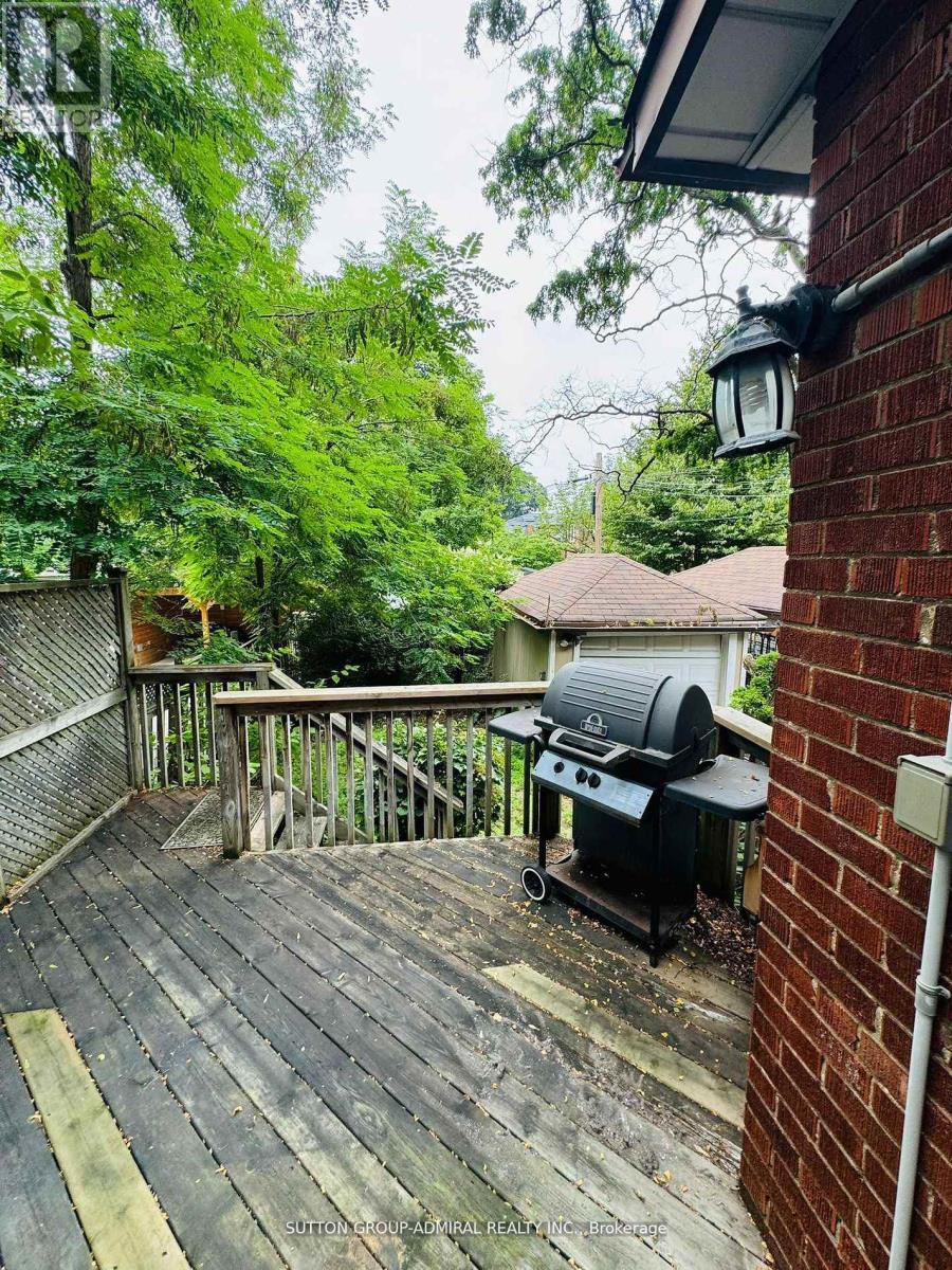 52 Lawrence Avenue E, Toronto, Ontario  M4N 1S3 - Photo 17 - C12206115