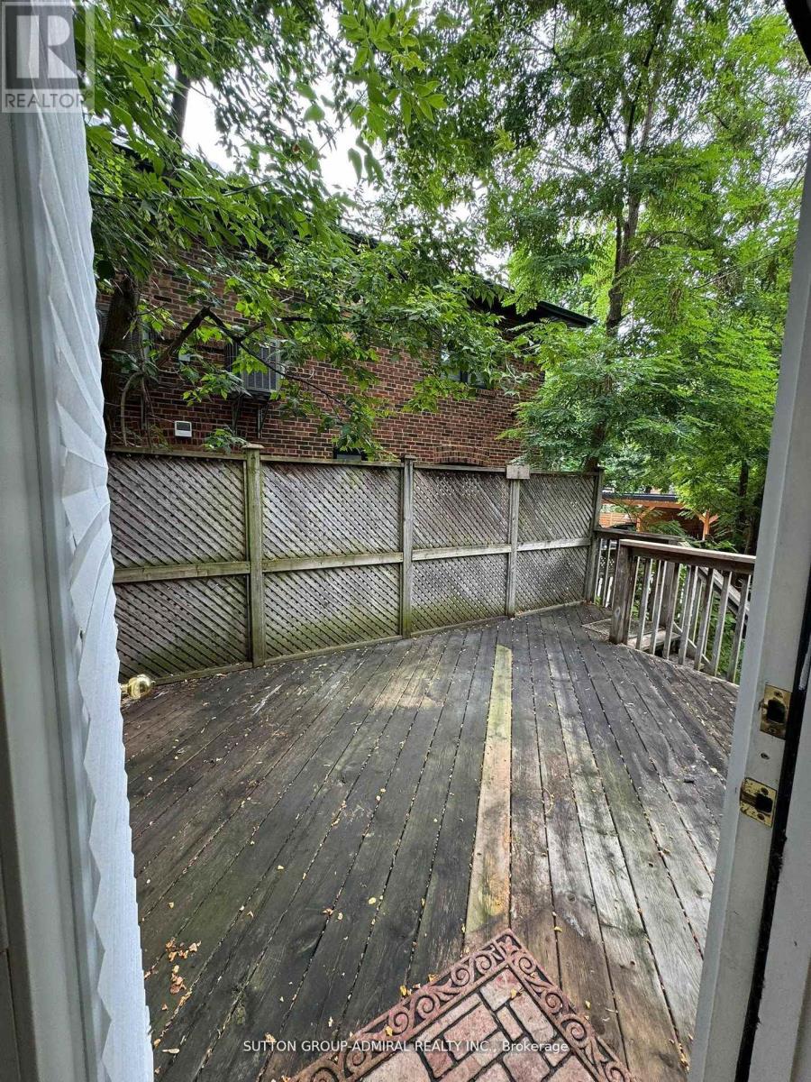 52 Lawrence Avenue E, Toronto, Ontario  M4N 1S3 - Photo 19 - C12206115